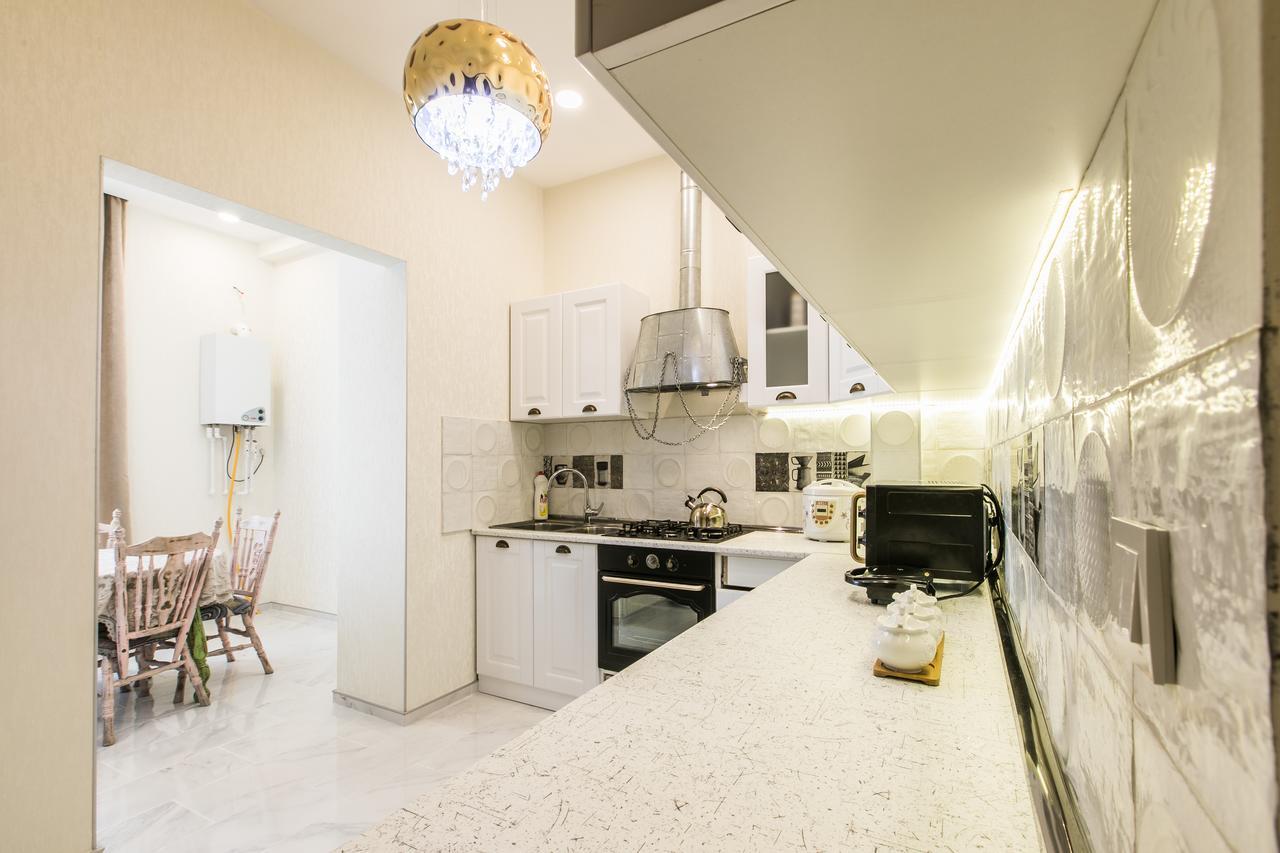 Sweet Home 6 VIP Rustaveli Avenue Tbilisi Buitenkant foto